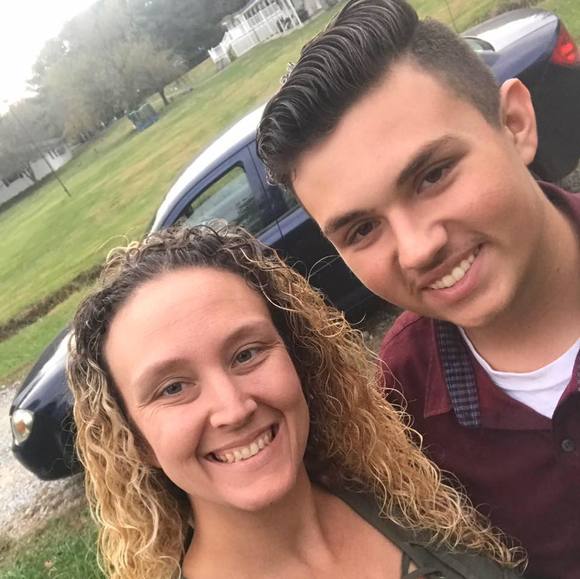 Meet your Posher, Melissa - Picture 1 of 1